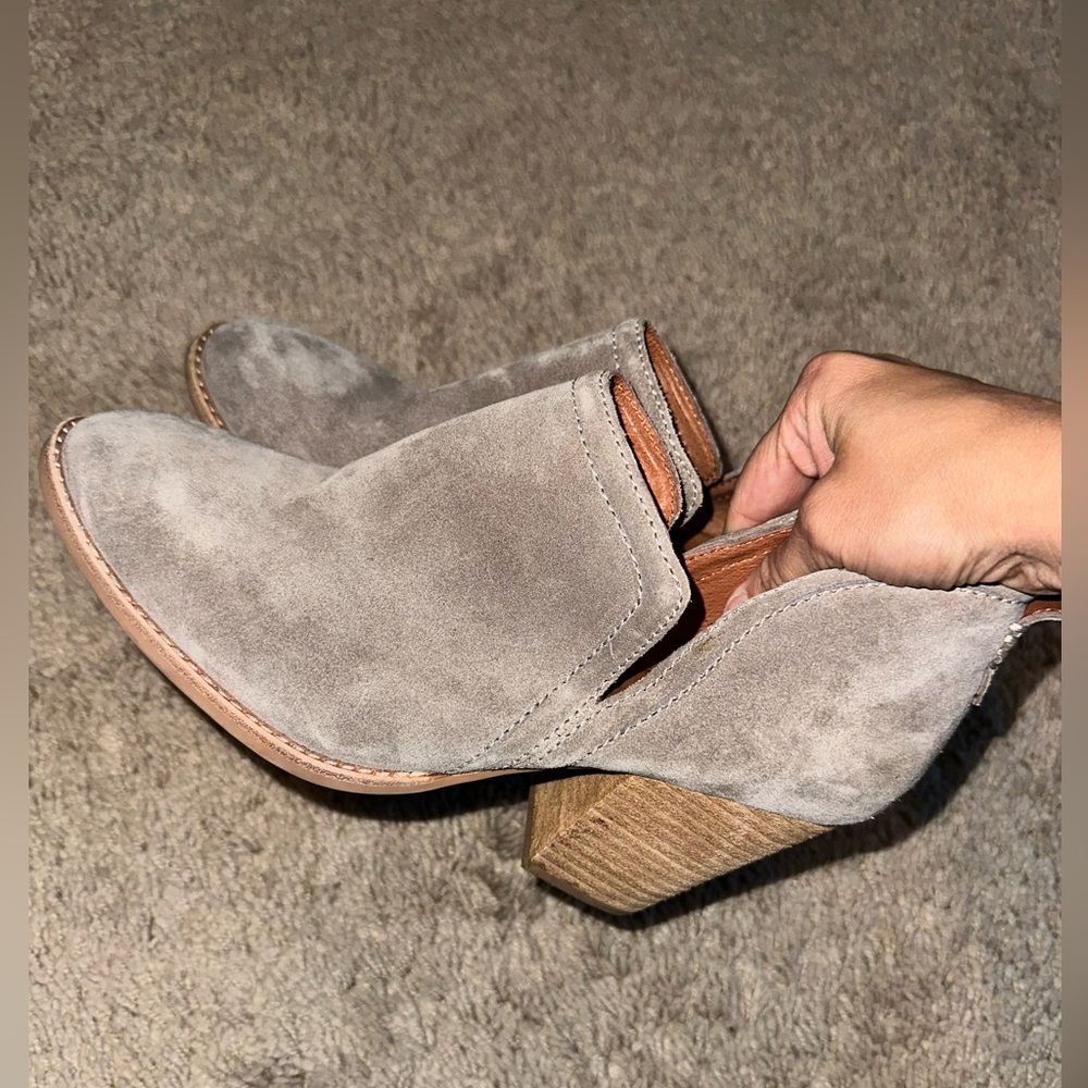 Jeffrey Campbell Rosalee Women's 9 Boots Gray Cut Out Ankle Booties Suede Heel